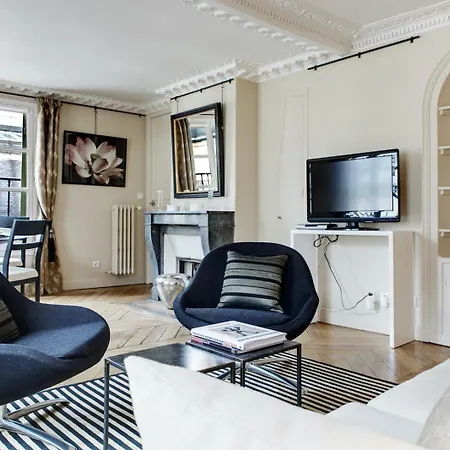 Apartment Louvre Elegant Paris