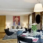 Louvre Elegant דירה *
